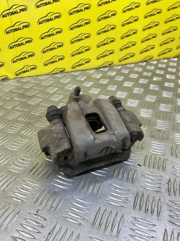 Суппорт задний левый Toyota Land Cruiser Prado 120 (2002-2009) 2006 4775034030