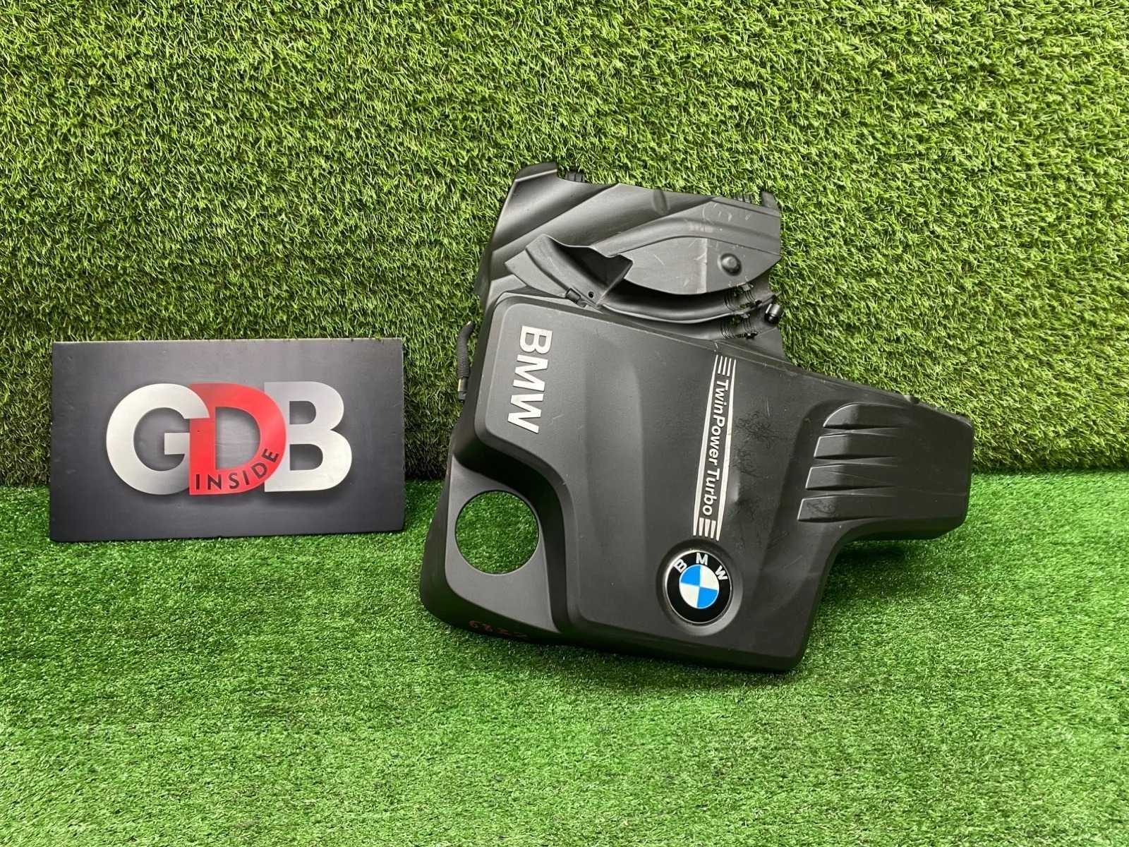 Декоративная накладка ДВС BMW X1 23.02.2012 11127589053 E84 N20B20A