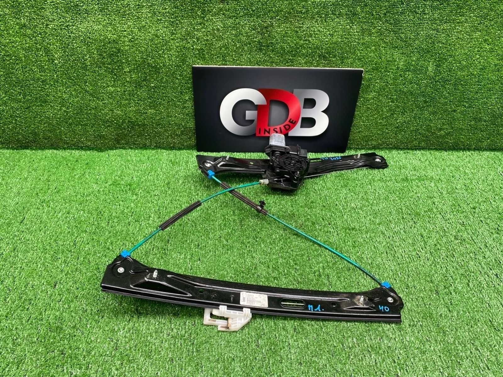 Стеклоподъемник BMW 1 series 22.06.2015 51337281881 F20 N13B16A, передний левый