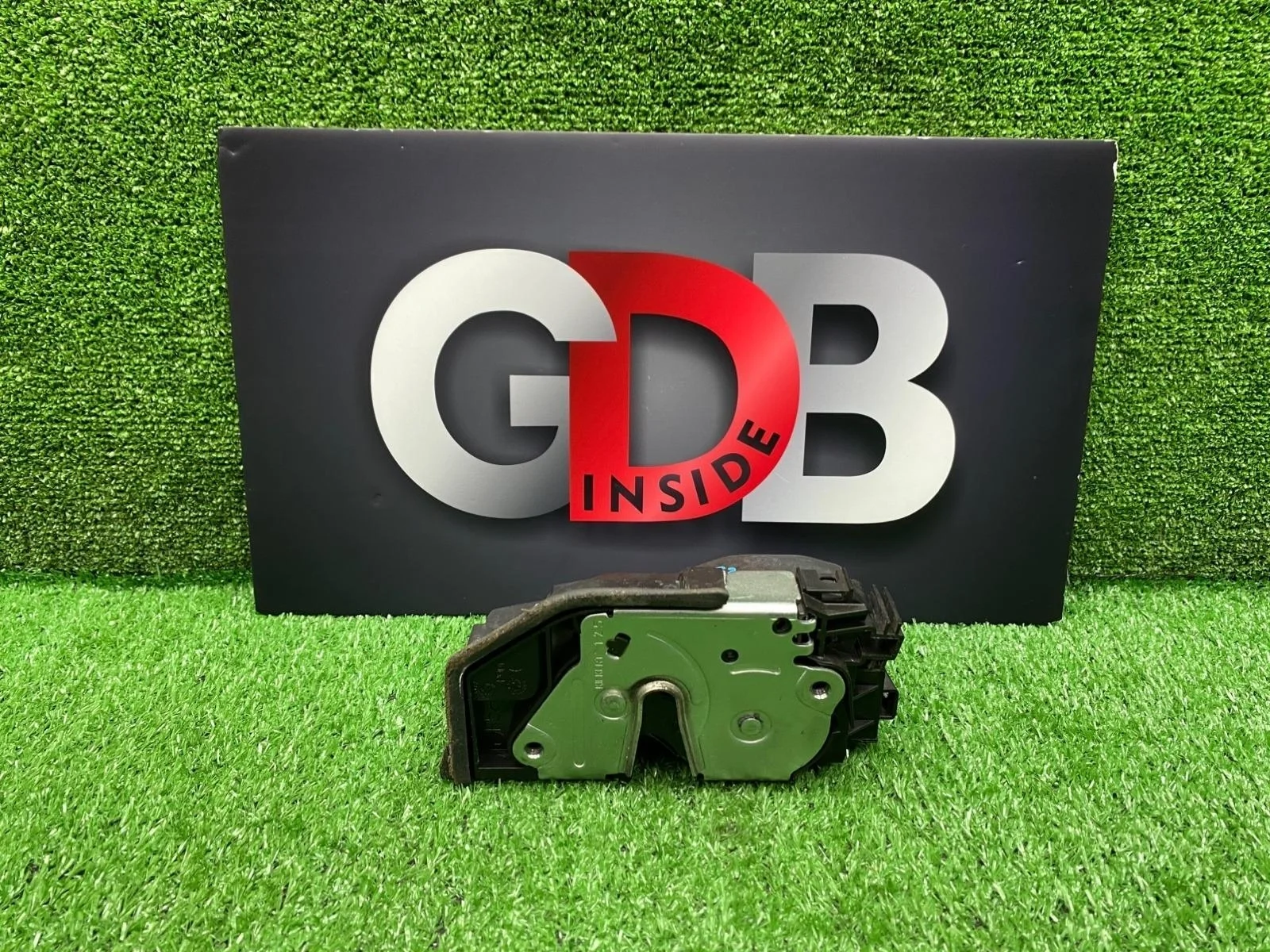 Замок двери BMW 1 series 22.06.2015 51227229460 F20 N13B16A, задний правый