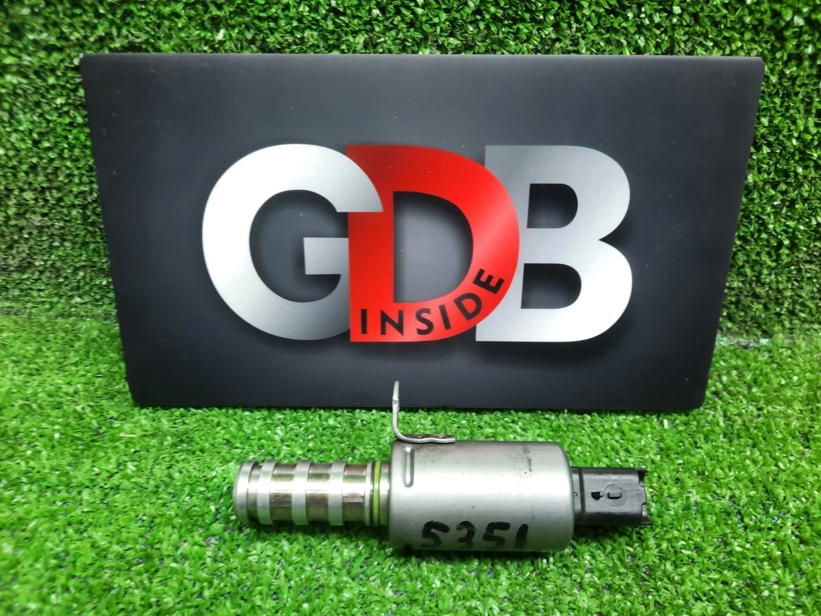 Клапан электромагнитный изменения фаз ГРМ BMW 1 series 17.04.2013 11368610388 F20 N13B16A