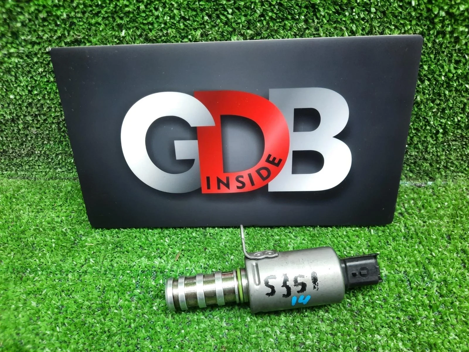 Клапан электромагнитный изменения фаз ГРМ BMW 1 series 17.04.2013 11368610388 F20 N13B16A