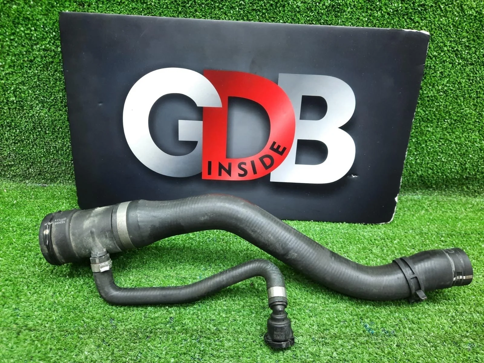 Патрубок системы охлаждения BMW 1 series 17.04.2013 17127596832 F20 N13B16A