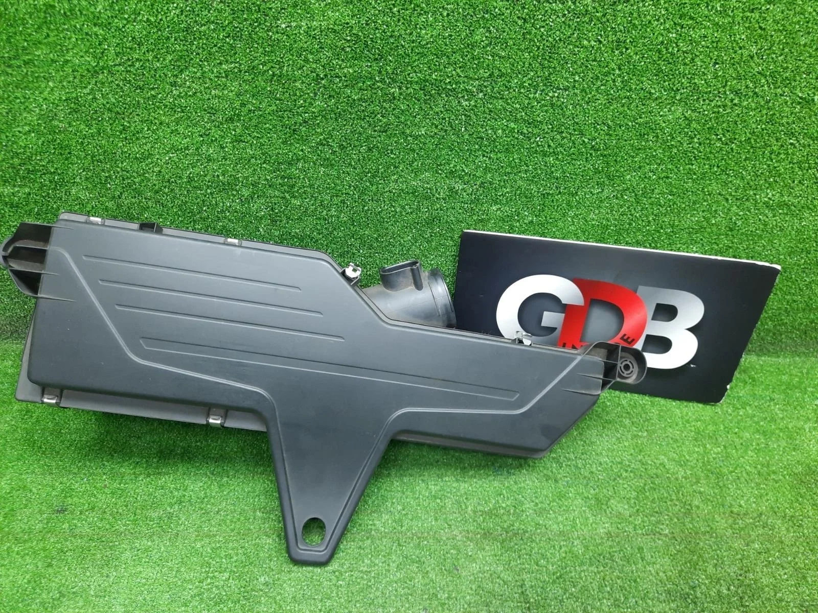 Корпус воздушного фильтра BMW 1 series 17.04.2013 13717597582 F20 N13B16A