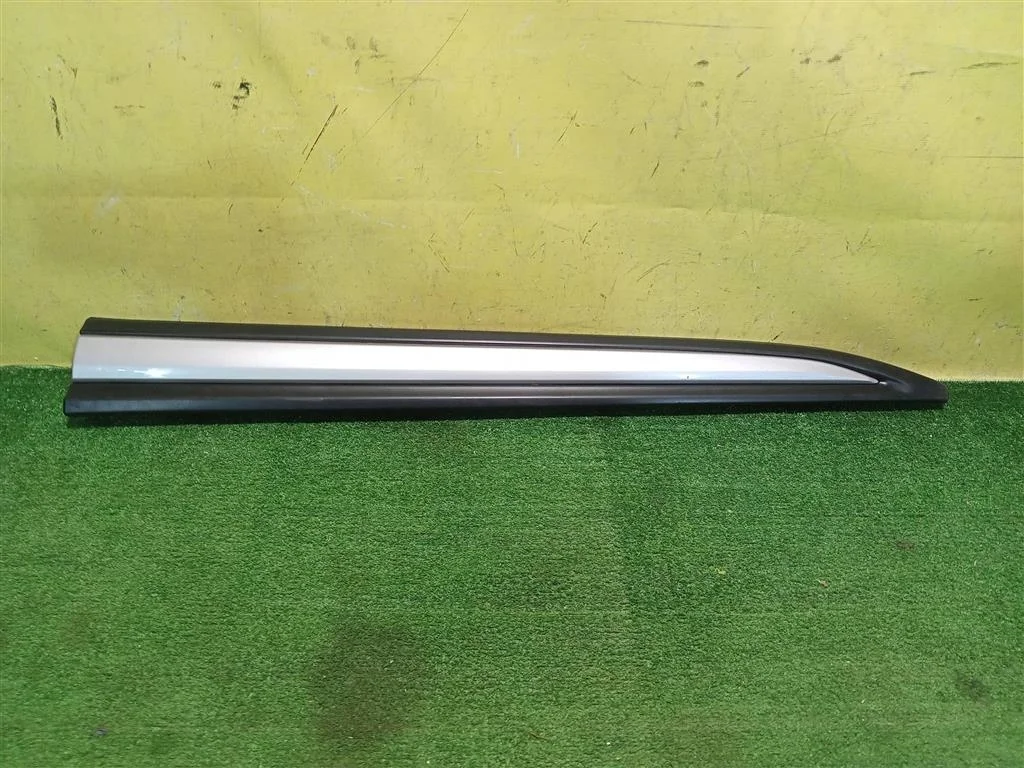 Накладка двери передней правой  Mitsubishi Outlander (GF) 2015 5727A404 17805