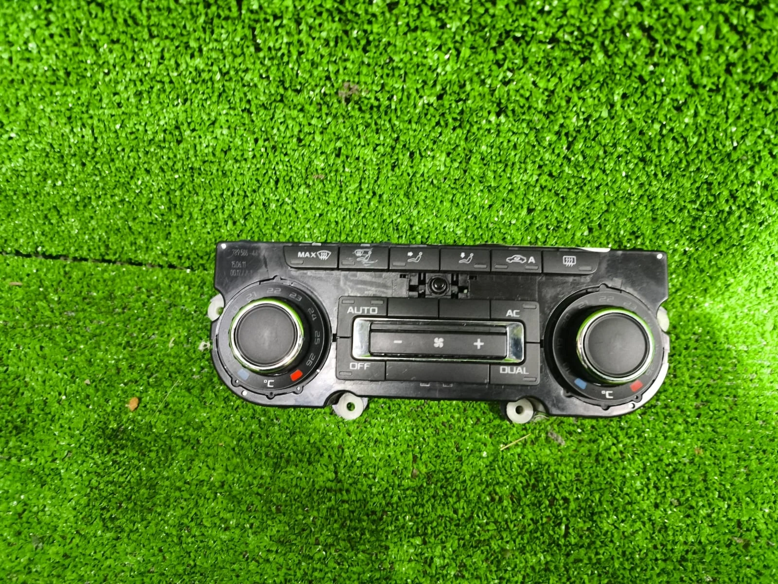 Блок управления климат контролем отопителем SKODA OCTAVIA 1Z 2004- б/у OCTAVIA 1Z(2004-2012)