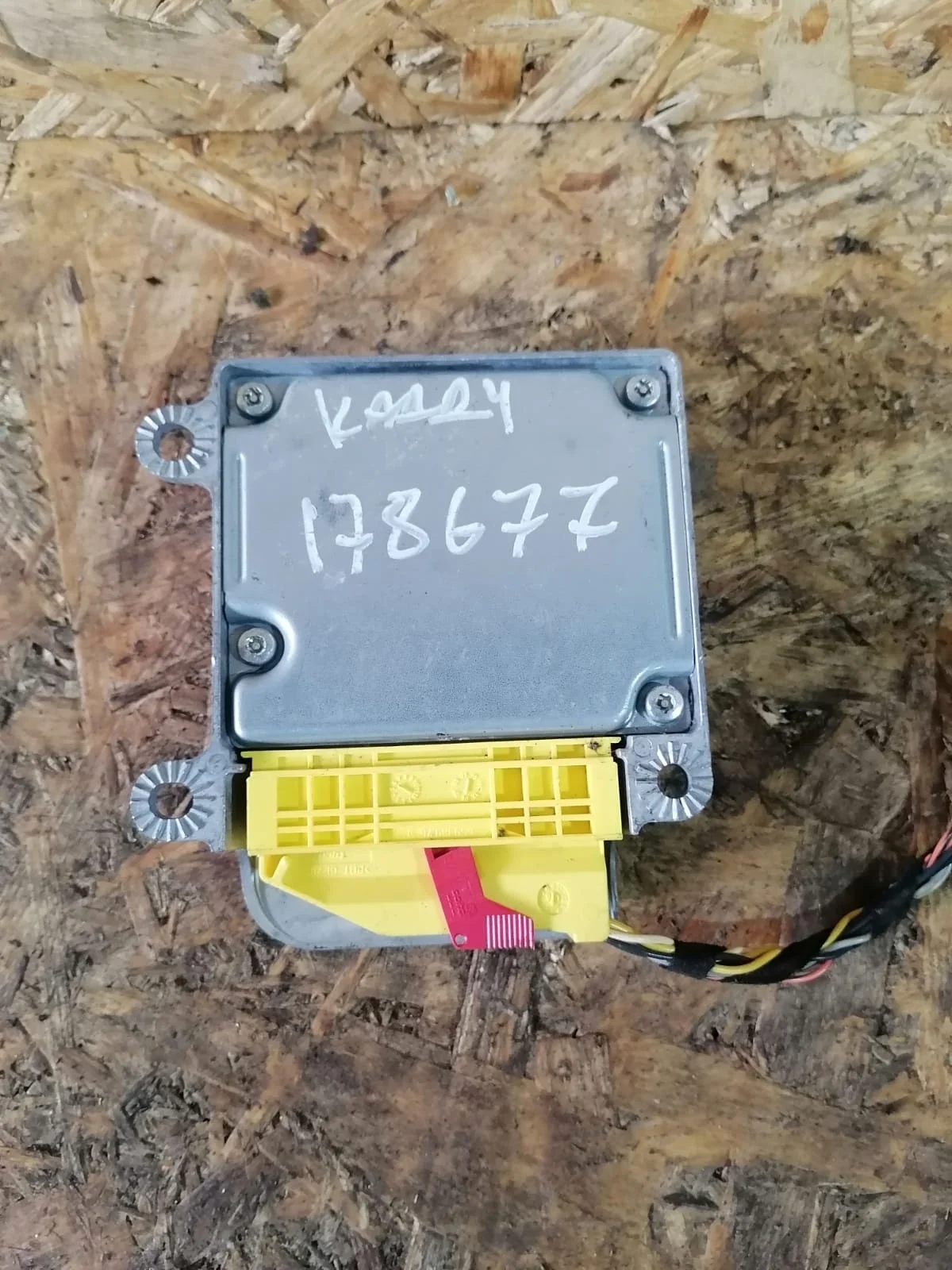 Блок управления подушками безопасности AIR BAG VOLKSWAGEN CADDY 2004- б/у CADDY(2004-2014)