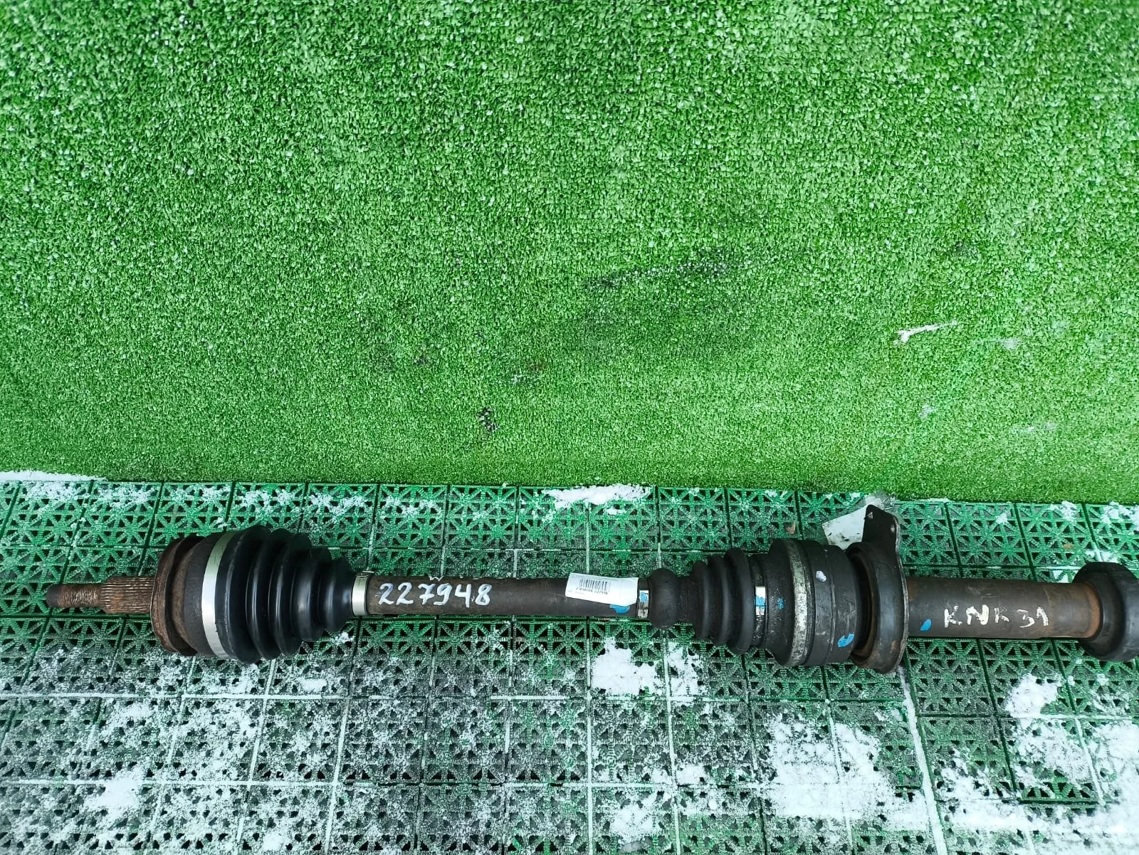 Вал привода со шрусами VOLKSWAGEN TRANSPORTER T5 1,9 TDI 2003- МКПП правый 880/20 б/у TRANSPORTER T5(2003-2015)