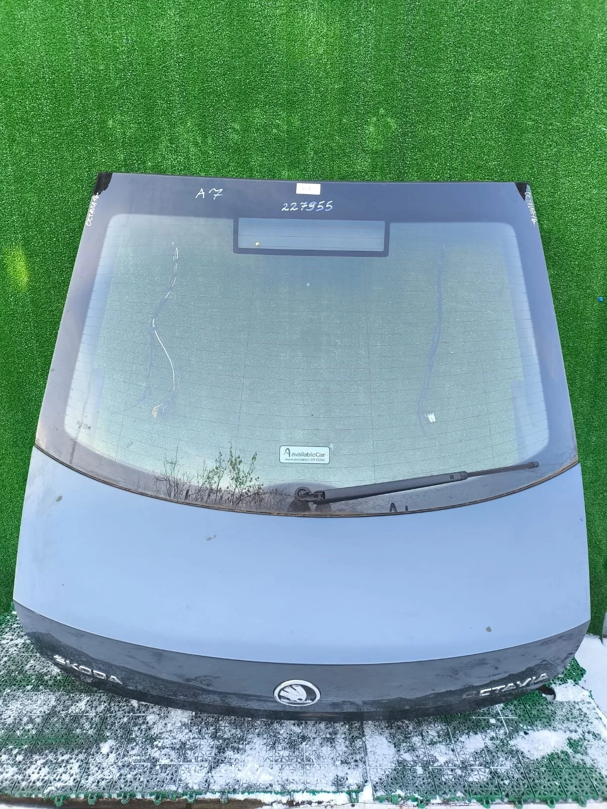 Крышка багажника SKODA OCTAVIA A7 2013- хэтчбек белая б/у OCTAVIA A7(2013-