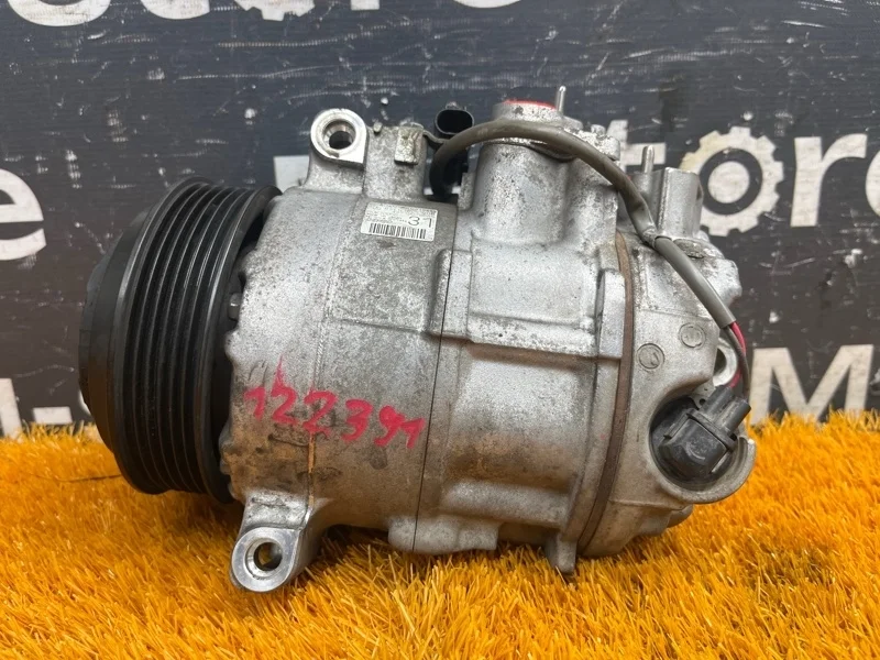 Компрессор кондиционера Mercedes-Benz E-Class 2009 A0008302500 C207 272.961