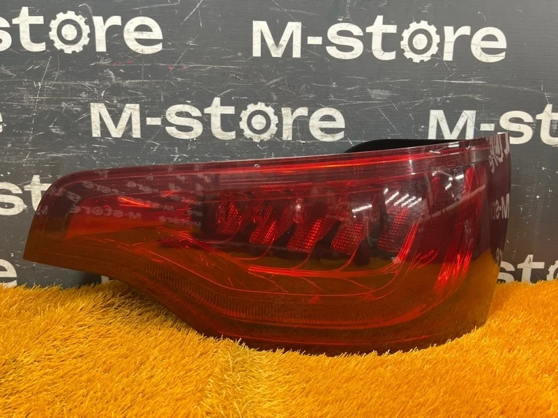 Фонарь задний Audi Q7 2011 4L0945094F 4L CJTC, правый