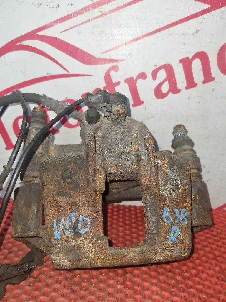 Суппорт тормозной Mercedes-Benz Vito A0014206283 W638, передний правый