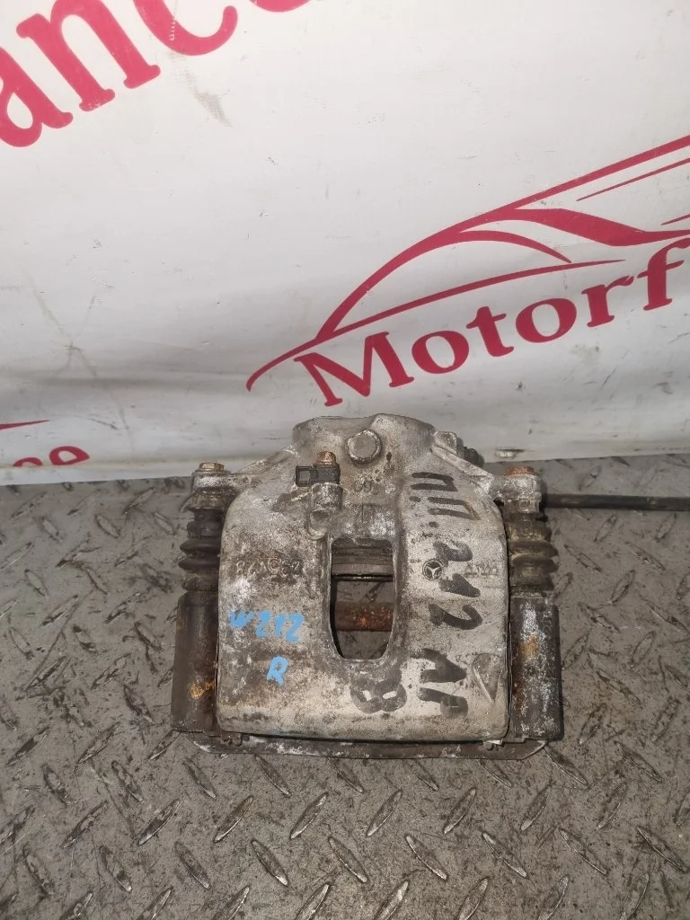 Суппорт тормозной Mercedes-Benz E-Class A2044213681 W212, передний правый