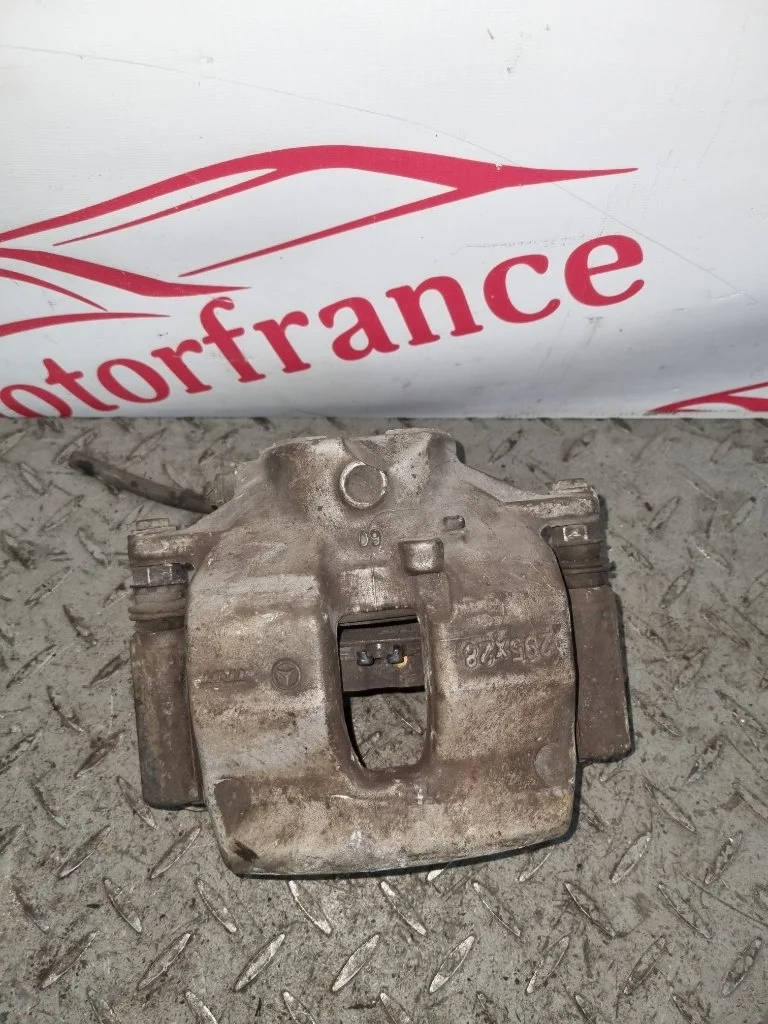 Суппорт тормозной Mercedes-benz C-Class A2044212381 W204, передний левый