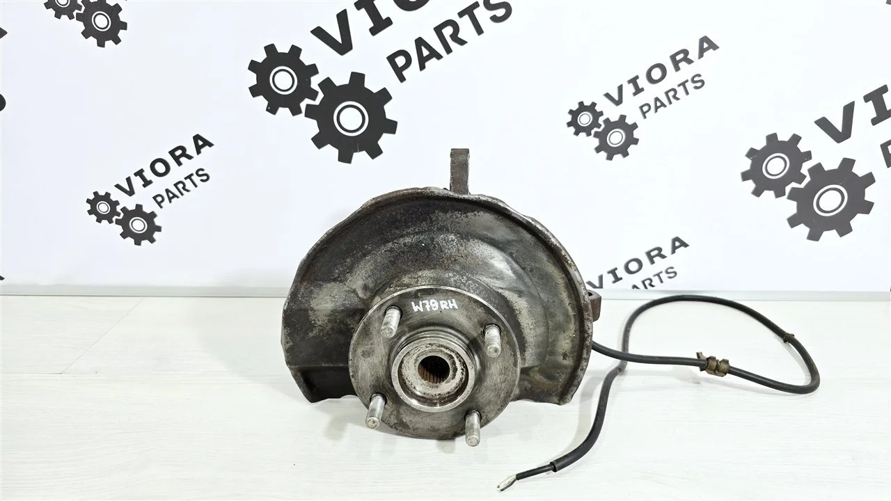 Кулак поворотный Mitsubishi Lancer 9 2007 MR491322 CS3W 4G18, передний правый