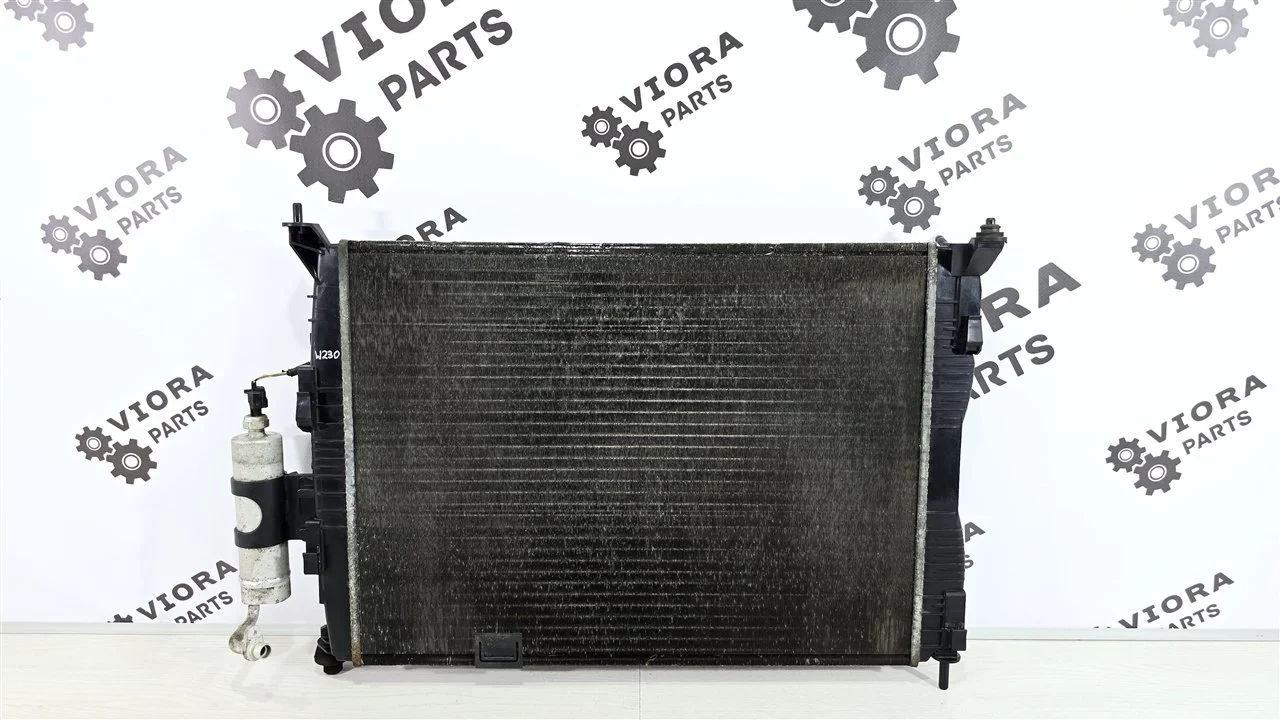 Радиатор охлаждения двигателя Nissan Qashqai 2010 21400JD00B J10 HR16DE