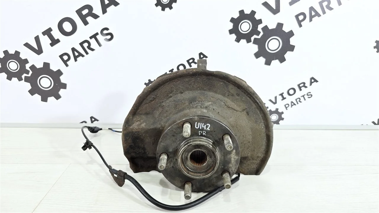 Кулак поворотный Peugeot 4007 2008 364798 GP DW12MTED4, передний правый