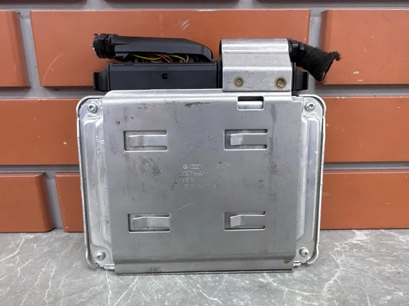 Блок управления ДВС Audi A6 2005 4F0910559A C6 3.0 BBJ
