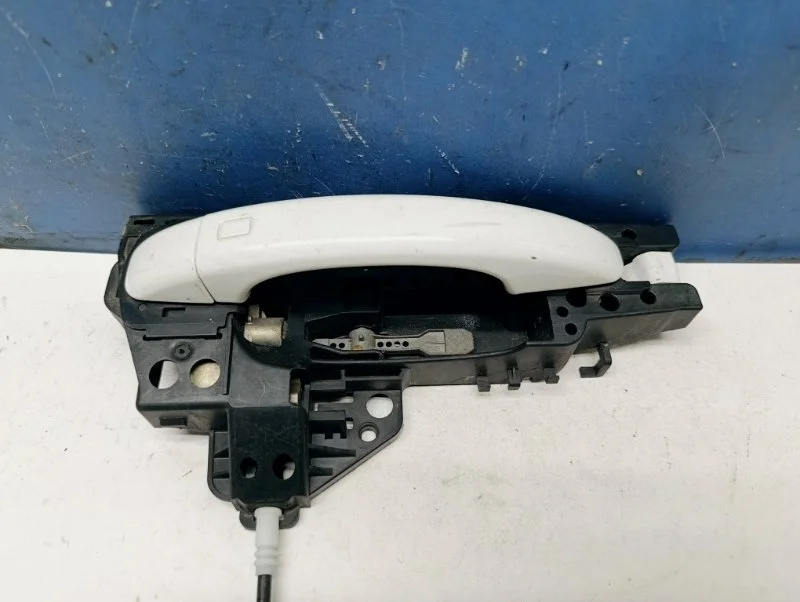 Ручка наружная Audi A4 2007-2015 8T0837205AGRU B8, передняя правая