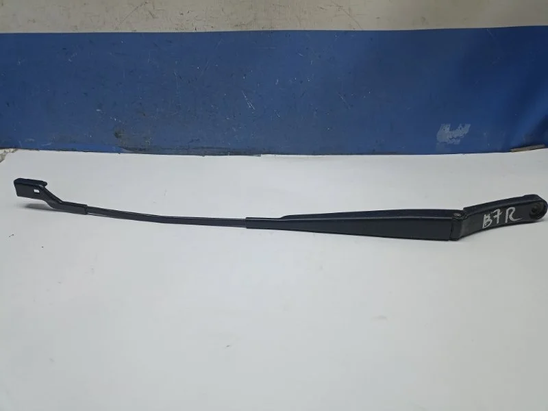 Поводок дворника Volkswagen Passat B7 2011 - 2015 3C1955410B