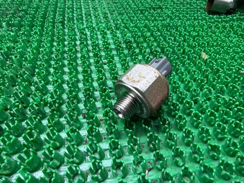 Датчик детонации Toyota 2000-2003 8961530080 3UZ