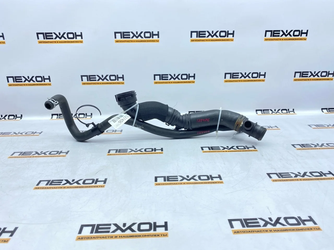 Патрубок радиатора верхний LAND ROVER Range Rover 2016 LR080119 L405 4.4 448DT