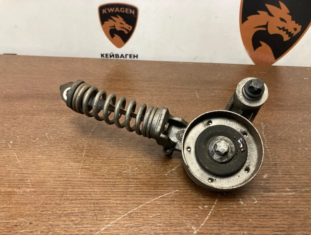 Натяжитель ремня генератора Opel Astra 2012 J