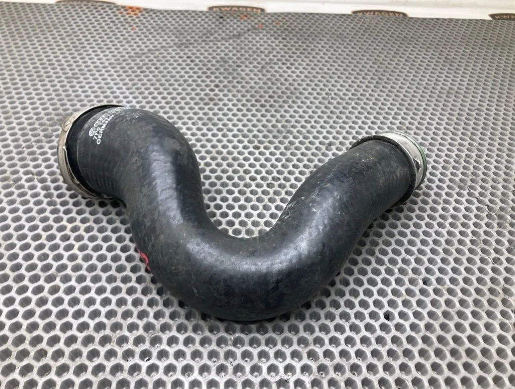 Патрубок интеркулера Volkswagen Touareg 2015 NF