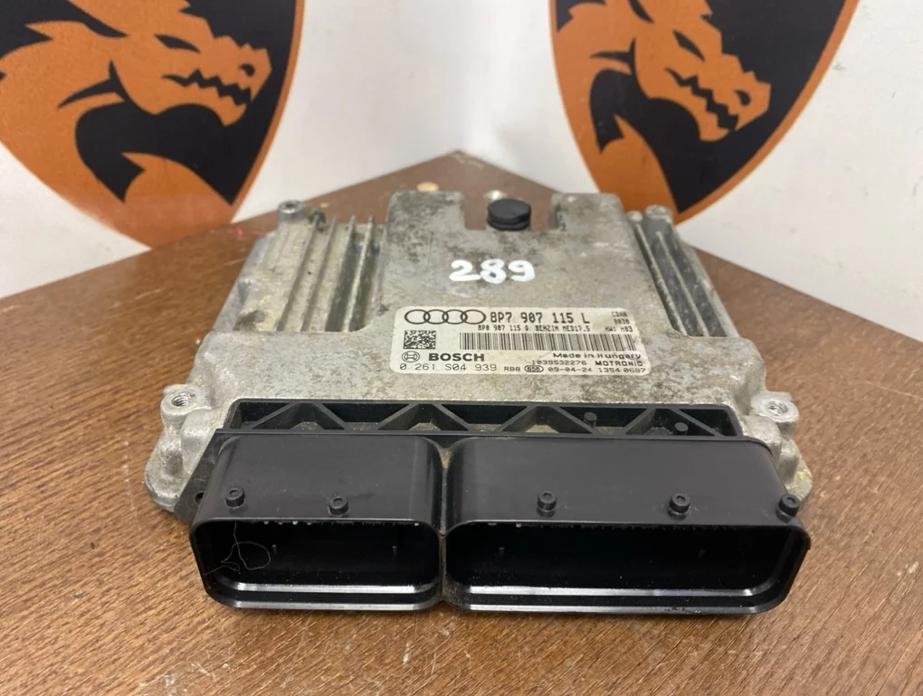 Блок управления двигателем Audi A3 2009 8P