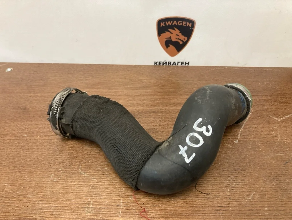 Патрубок интеркулера Audi Q7 2008 4L