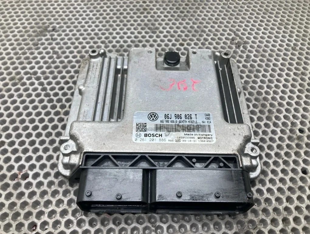 Блок управления двс Volkswagen Tiguan 2009 5N