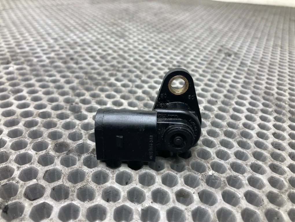 Датчик положения коленвала Audi A4 2008 B7