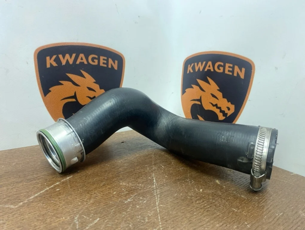 Патрубок интеркулера Volkswagen Touareg 2008 7P