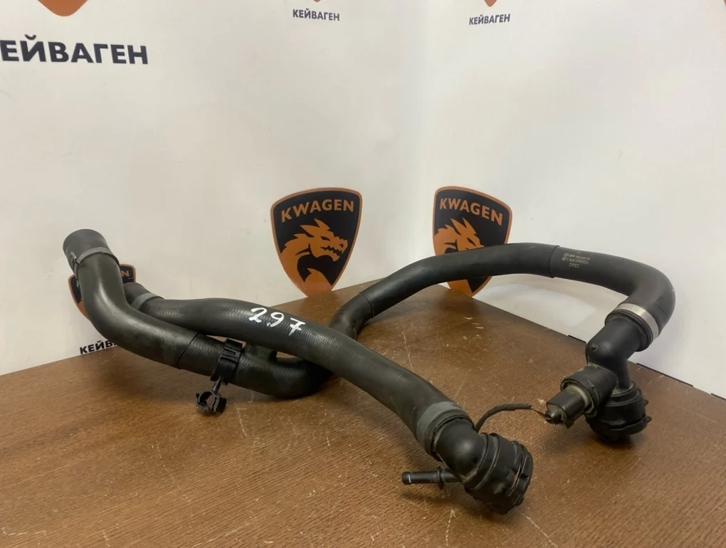 Патрубок системы охлаждения Volkswagen Passat 2016 B8