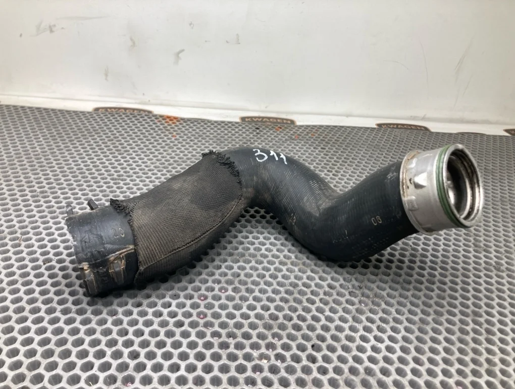 Патрубок интеркулера Audi Q7 2007 4L