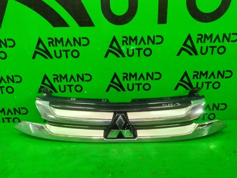 Решетка радиатора MITSUBISHI OUTLANDER 2015-2018 3