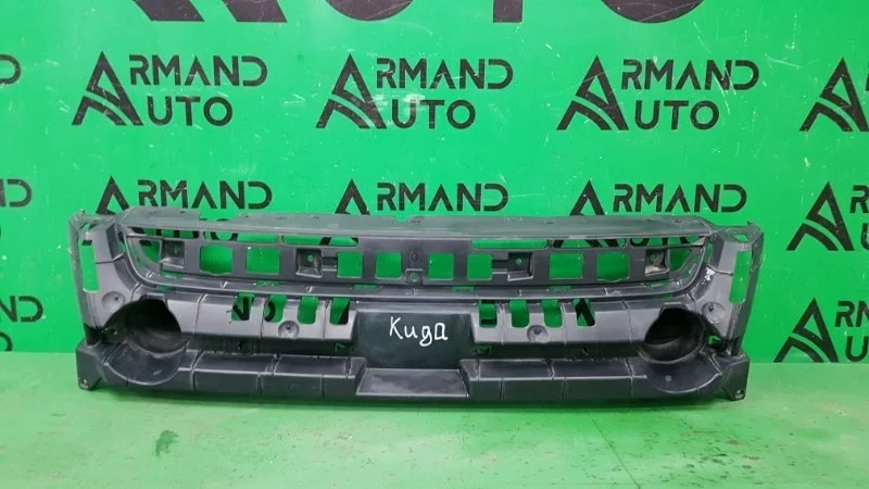 Кронштейн решетки радиатора FORD KUGA 2012-2016