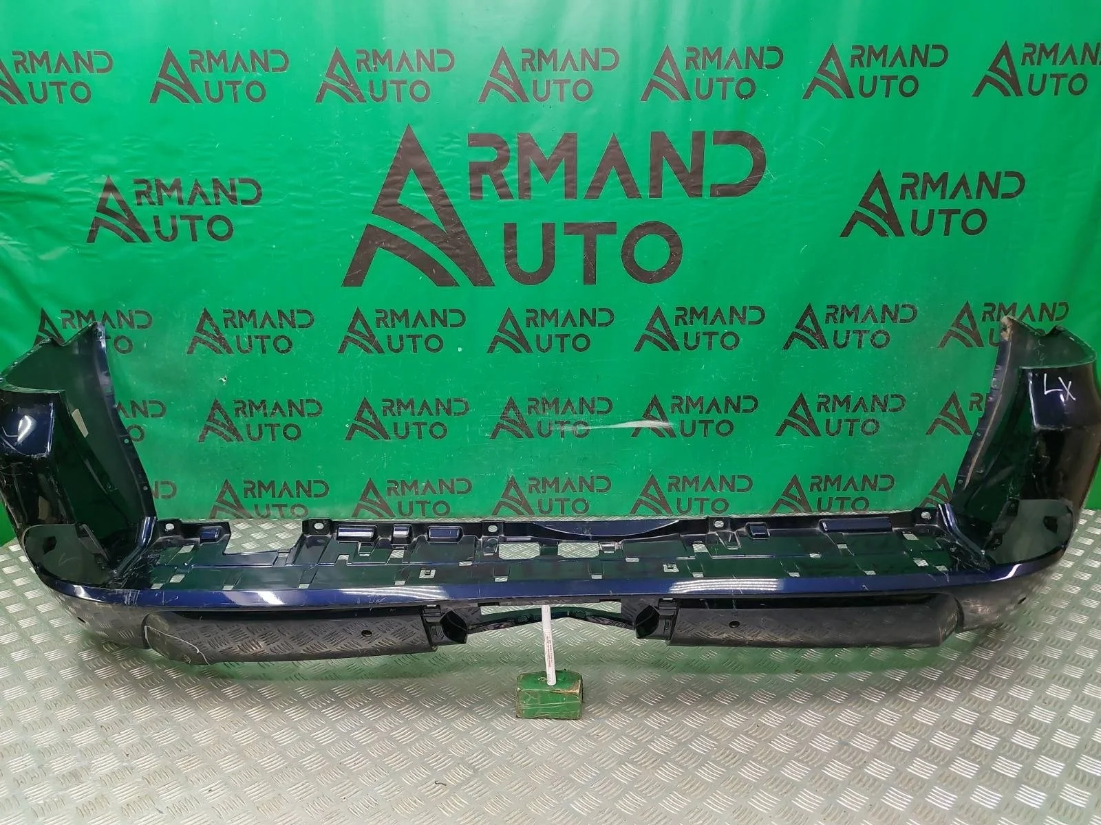 Бампер Lexus LX 2015-2023 URJ200