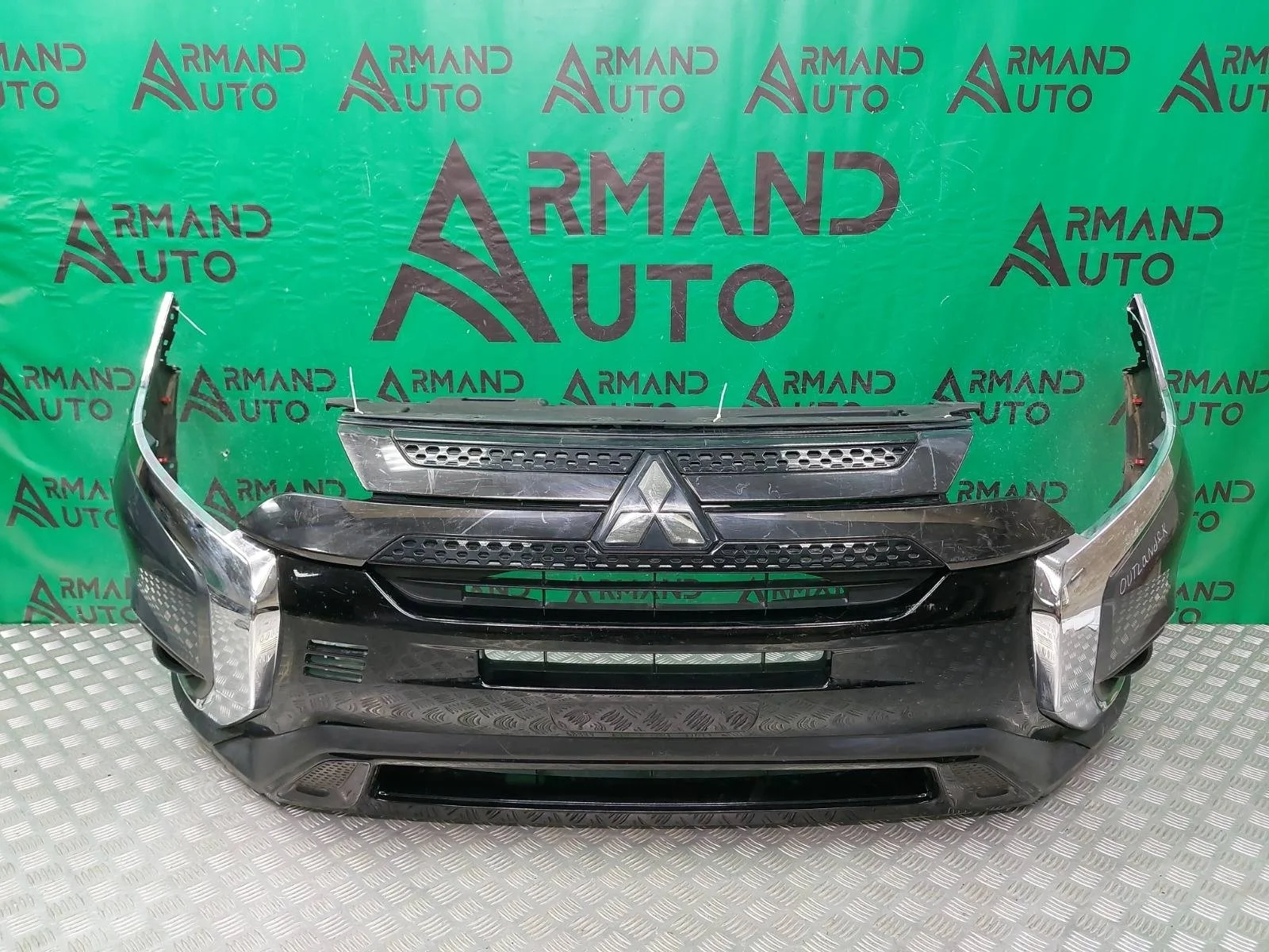 Бампер MItsubishi Outlander 2018-нв 3
