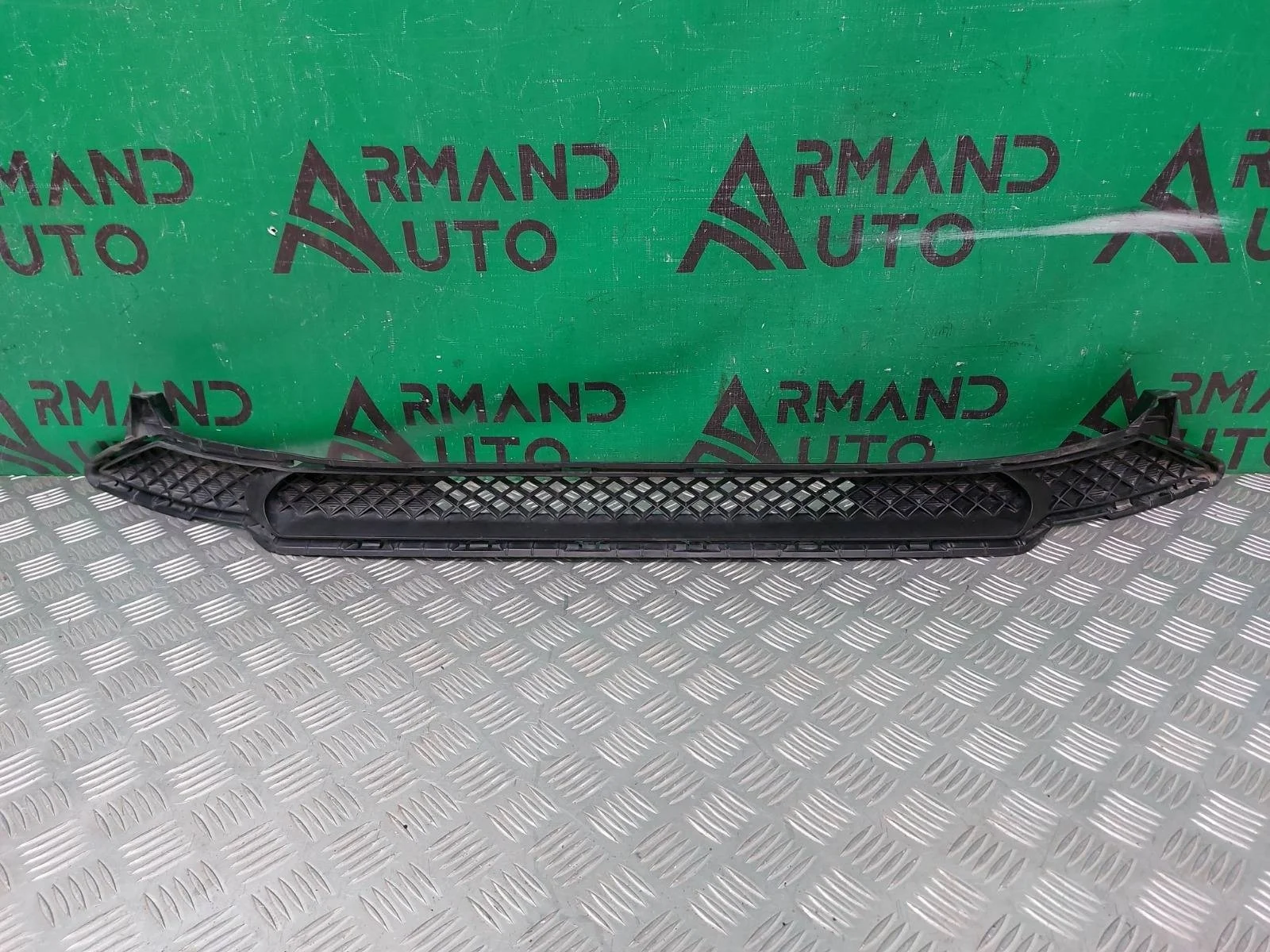 Решетка бампера Hyundai Solaris 2020-нв