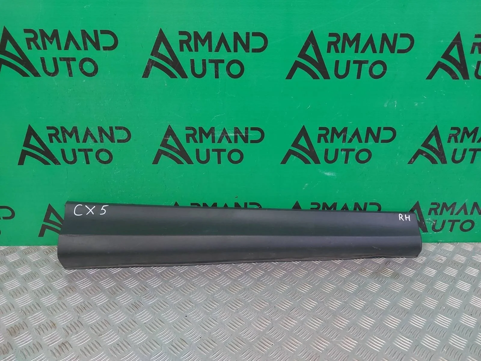 Молдинг двери Mazda CX-5 2011-2017