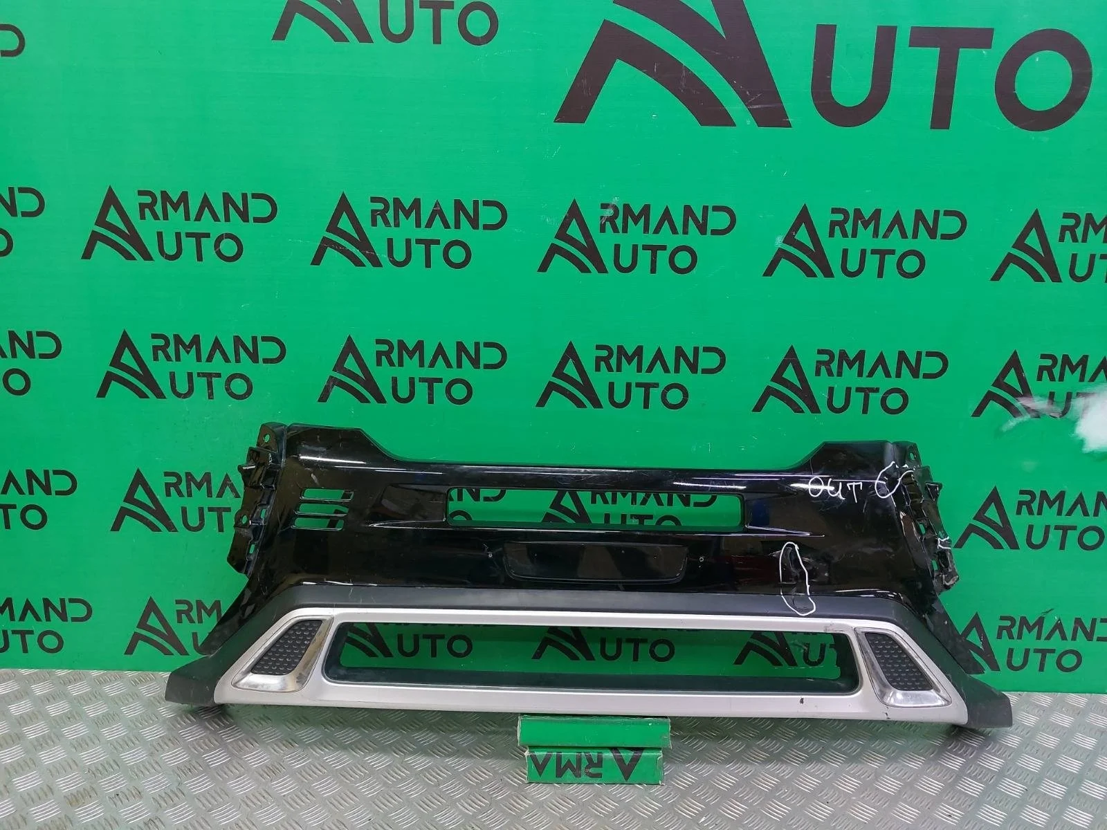 Накладка бампера Mitsubishi Outlander 2018-нв 3