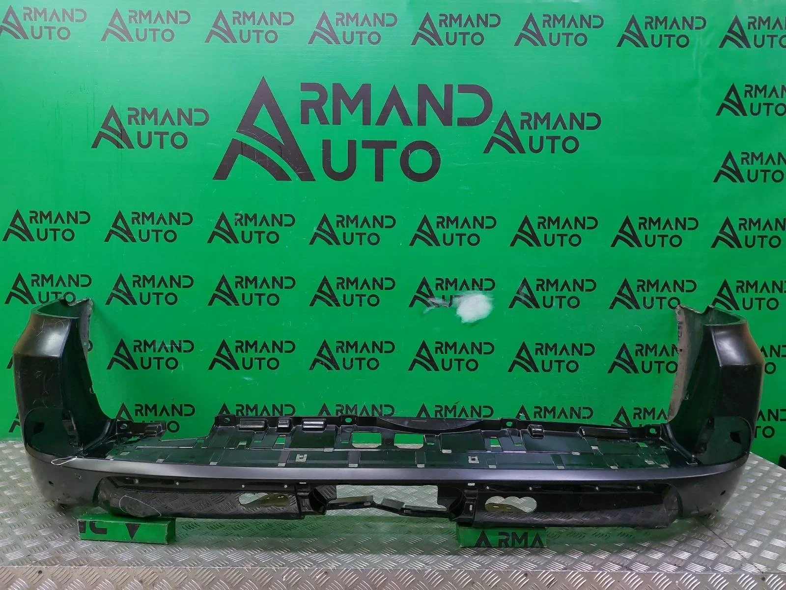 Бампер Lexus LX 2015-2023 URJ200