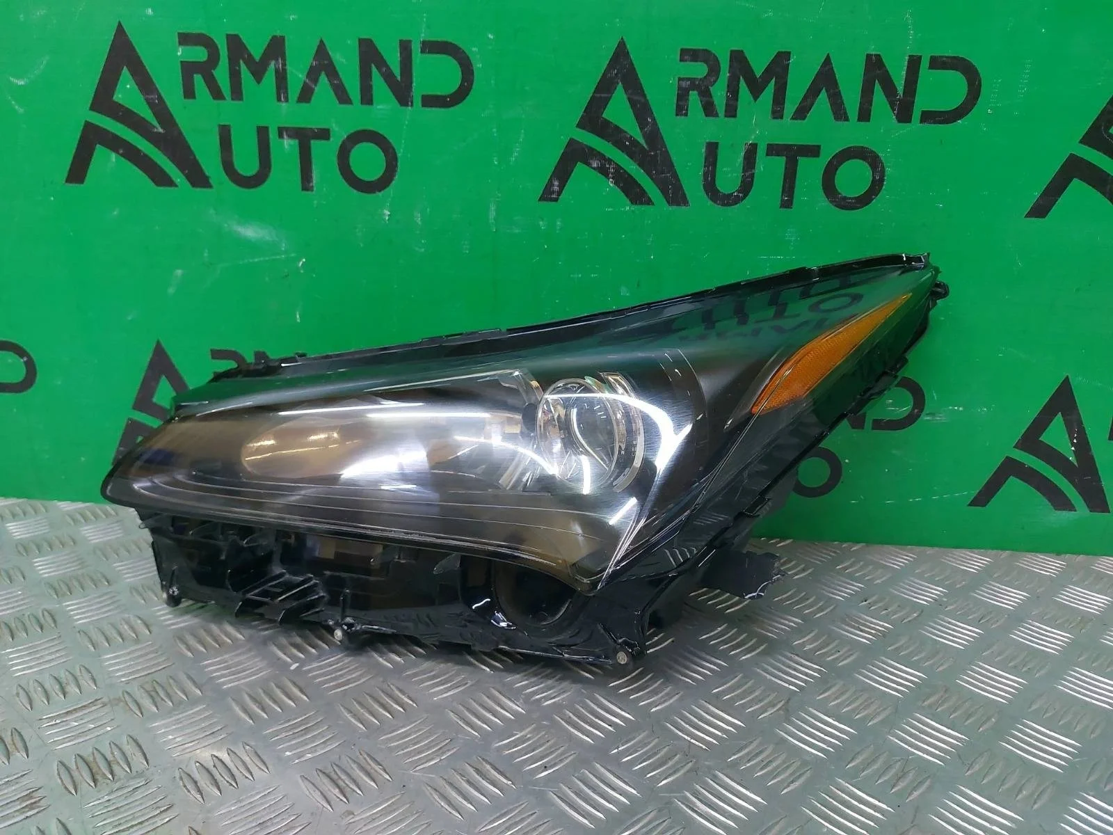 Фара Lexus NX 2014-2017