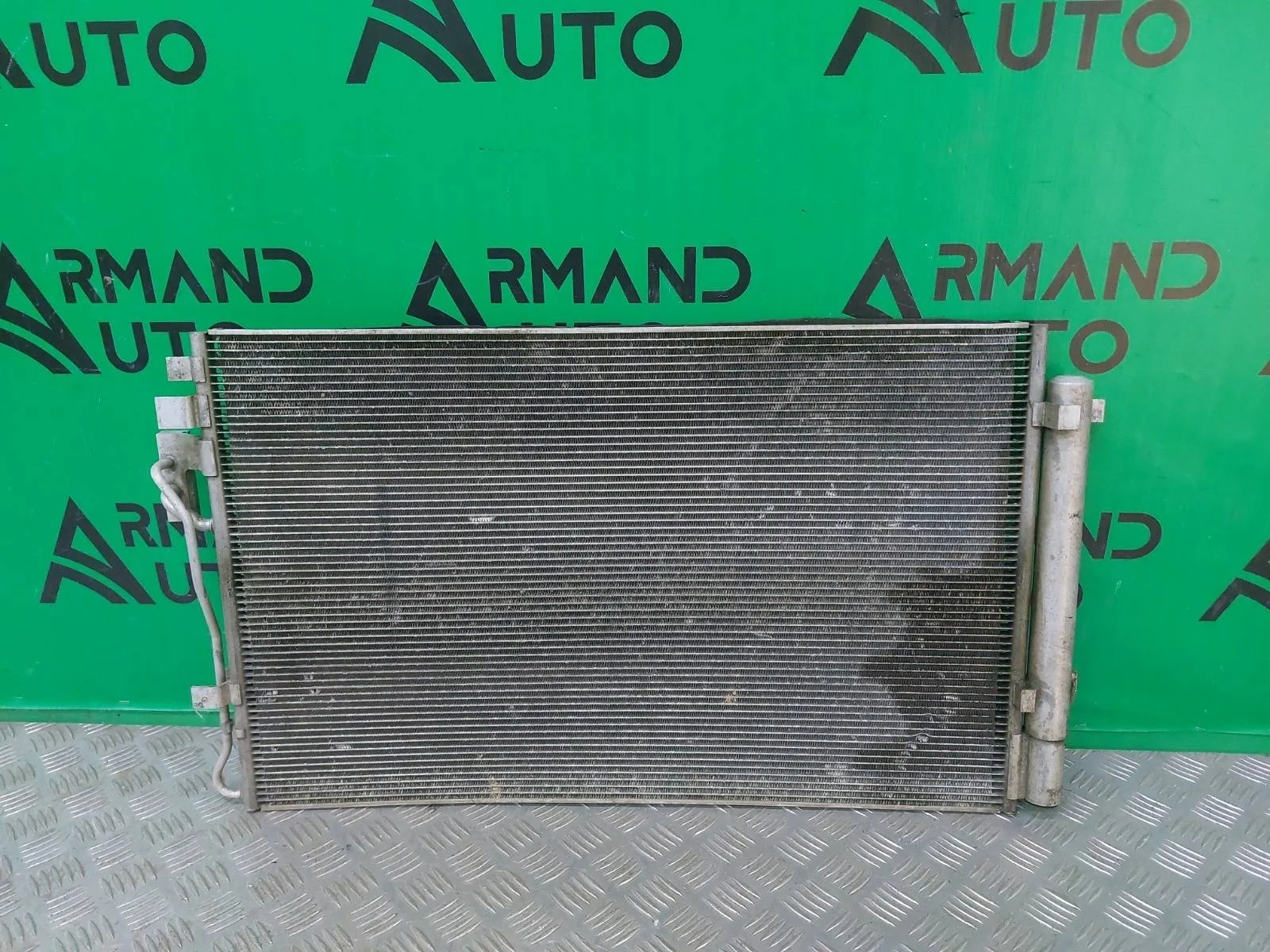 Радиатор кондиционера KIA Sorento 2009-2012 XM