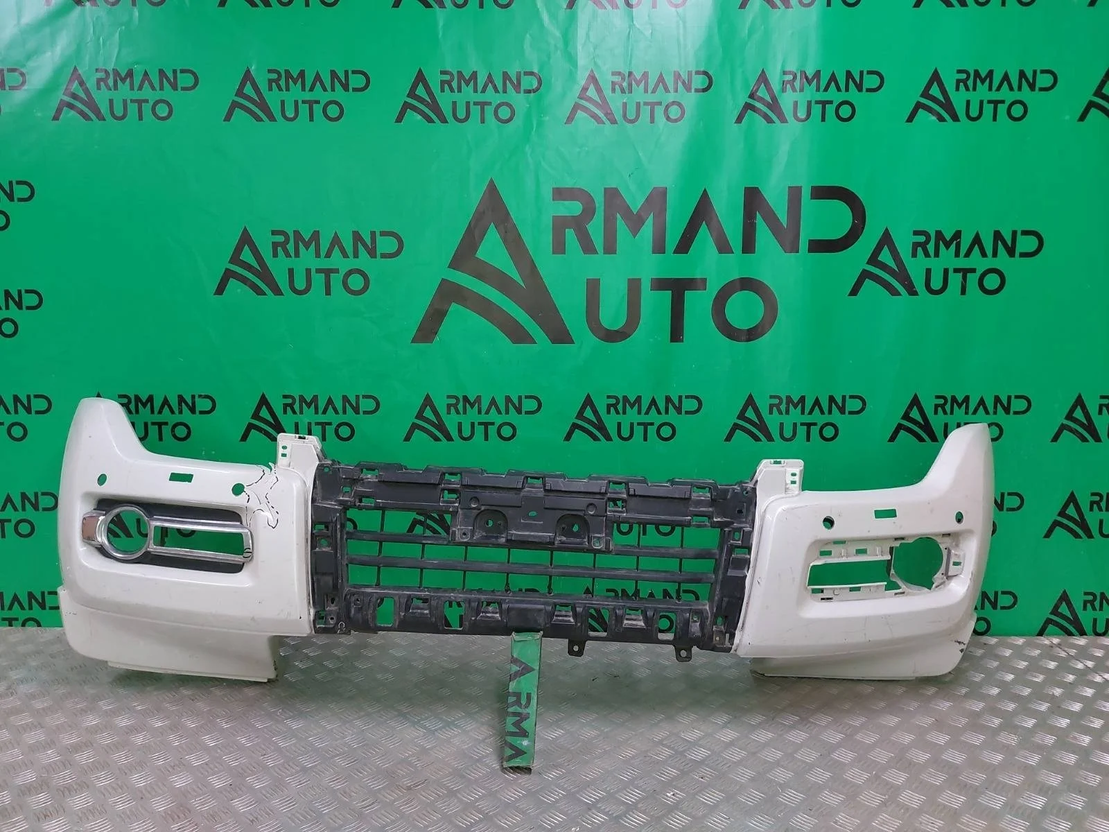 Бампер Mitsubishi Pajero 2014-нв