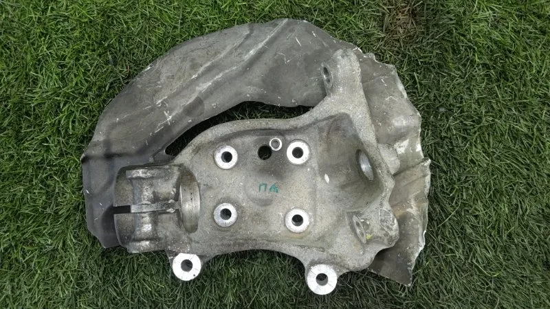 Кулак поворотный BMW 7 2004 31216753461 E65 M54B30, передний левый