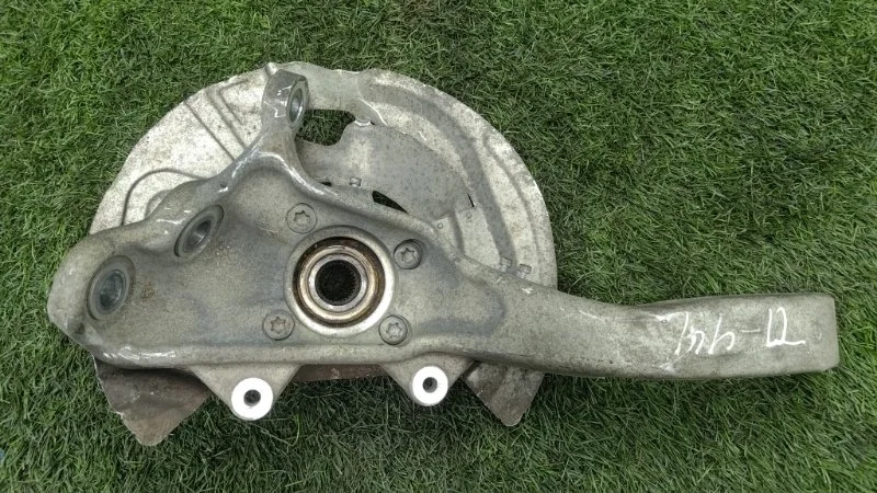 Кулак поворотный BMW X5 31216773784 F15, передний правый