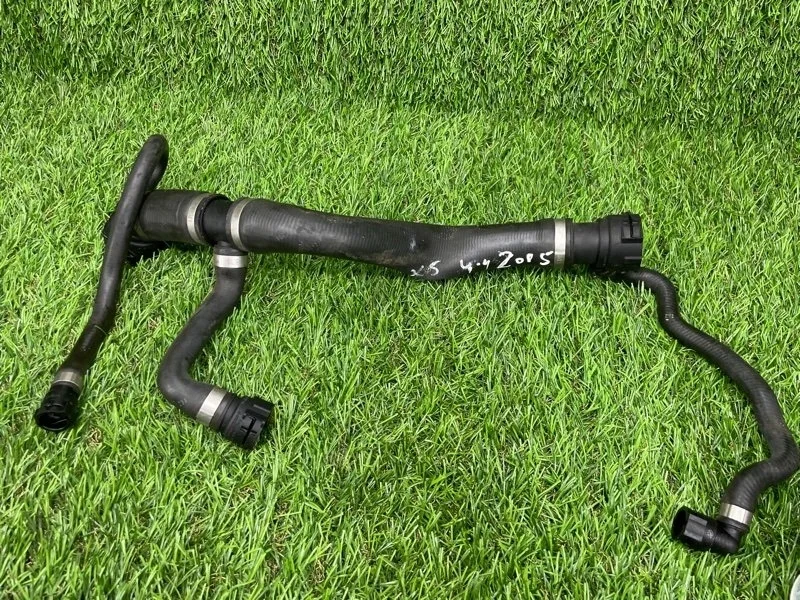 Патрубок системы охлаждения BMW X5 2004 17127526856 E53 N62B44