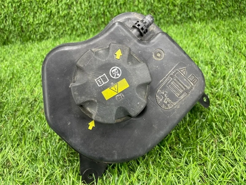 Бачок расширительный BMW X5 2014 17137647290 F15 N57D30A